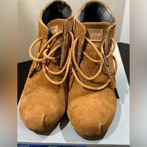TOMS 300513 Womens Desert Wedge Heel 2-Eye Casual Ankle Booties Boots  Size 5.5